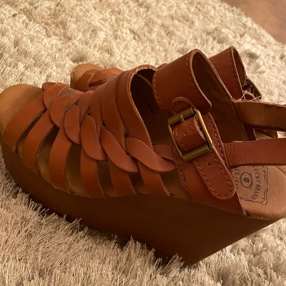 LUCKY BRAND WEDGES SIZE 6